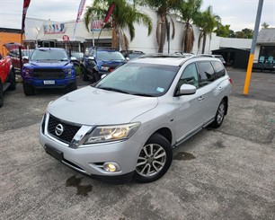 2016 Nissan Pathfinder - Thumbnail
