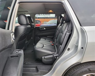 2016 Nissan Pathfinder - Thumbnail