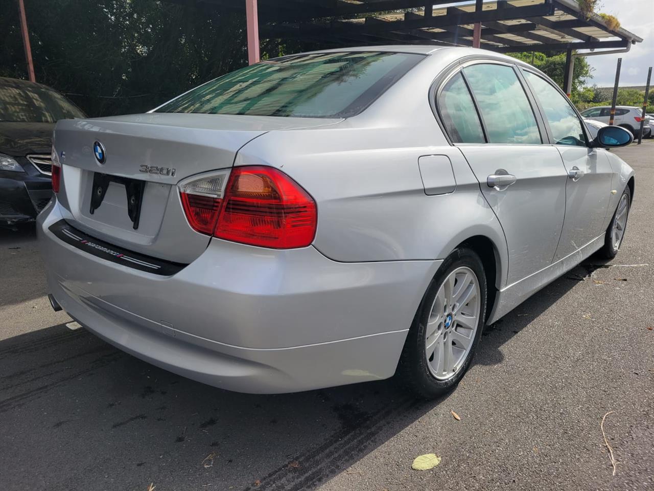 2009 BMW 320i