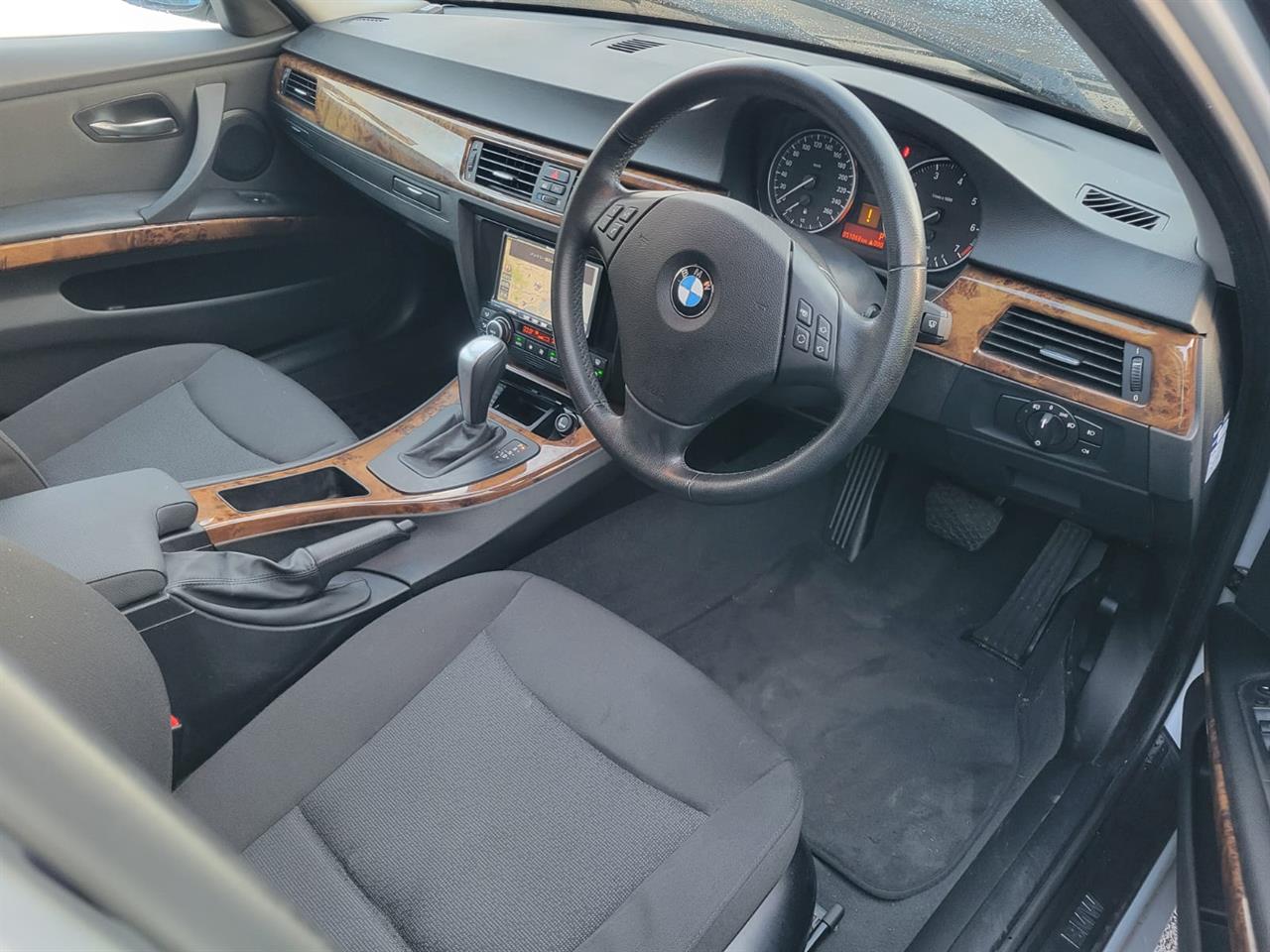 2009 BMW 320i