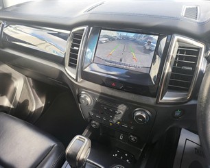 2022 Ford Everest - Thumbnail