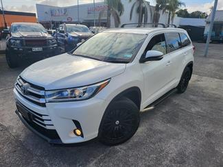 2017 Toyota Highlander - Thumbnail