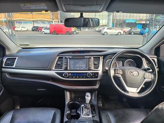 2017 Toyota Highlander - Thumbnail