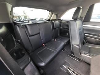 2017 Toyota Highlander - Thumbnail