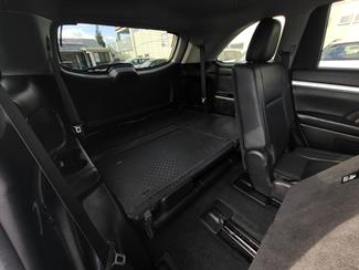 2017 Toyota Highlander - Thumbnail
