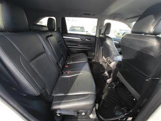 2017 Toyota Highlander - Thumbnail