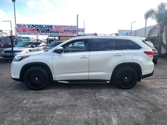 2017 Toyota Highlander - Thumbnail