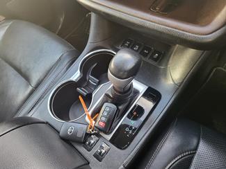 2017 Toyota Highlander - Thumbnail