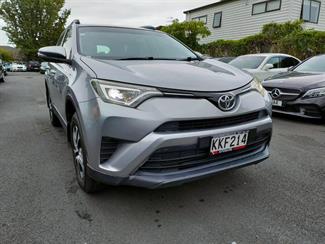 2017 Toyota Rav4 - Thumbnail