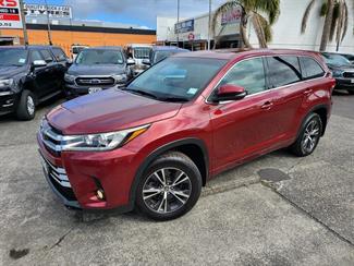 2017 Toyota Highlander - Thumbnail