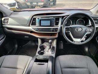 2017 Toyota Highlander - Thumbnail