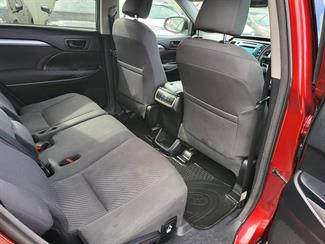 2017 Toyota Highlander - Thumbnail