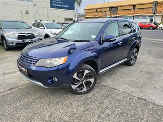 2011 Mitsubishi Outlander - Thumbnail