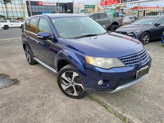 2011 Mitsubishi Outlander - Thumbnail