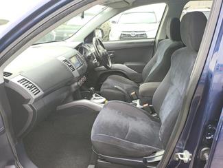 2011 Mitsubishi Outlander - Thumbnail