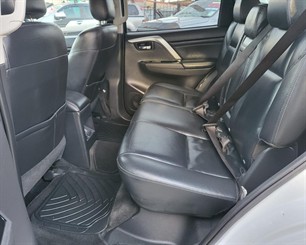 2022 Mitsubishi Pajero - Thumbnail