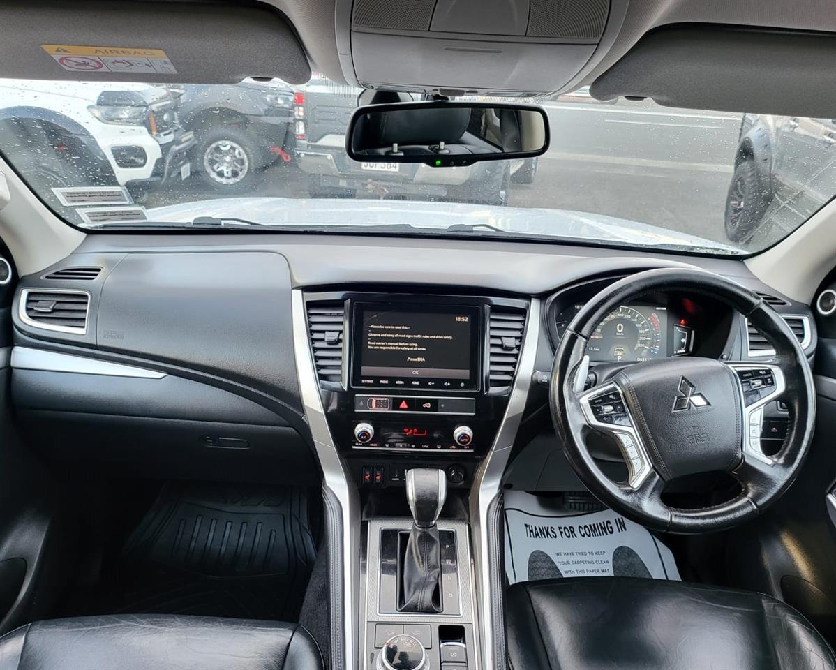 2022 Mitsubishi Pajero