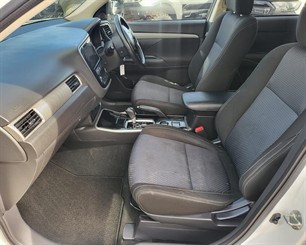 2018 Mitsubishi Outlander - Thumbnail