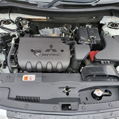 2021 Mitsubishi outlander - Thumbnail