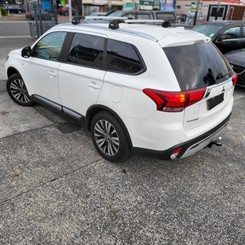 2021 Mitsubishi outlander - Thumbnail