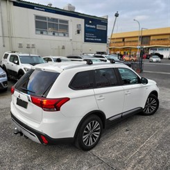 2021 Mitsubishi outlander - Thumbnail