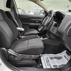 2021 Mitsubishi outlander - Thumbnail